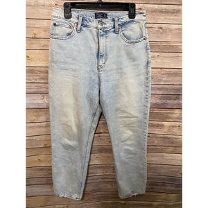 Abercrombie & Fitch Light Wash Curve Love Ultra High Rise Straight Jeans Size 31